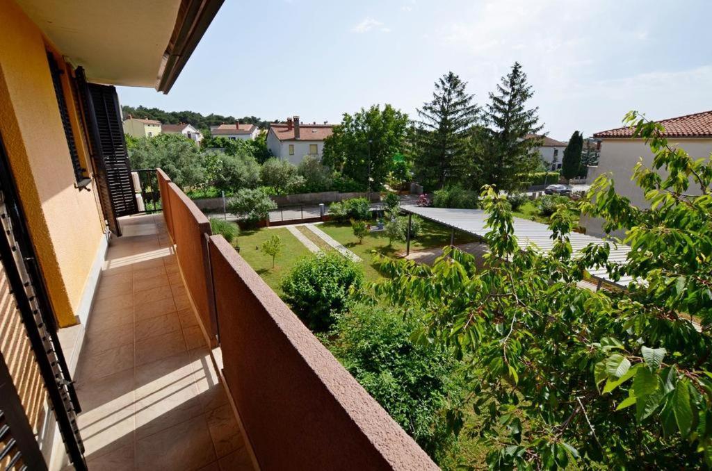 Apartment Karolina - Green Oasis Pula Exterior foto