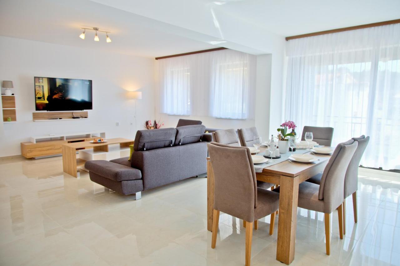 Apartment Karolina - Green Oasis Pula Exterior foto