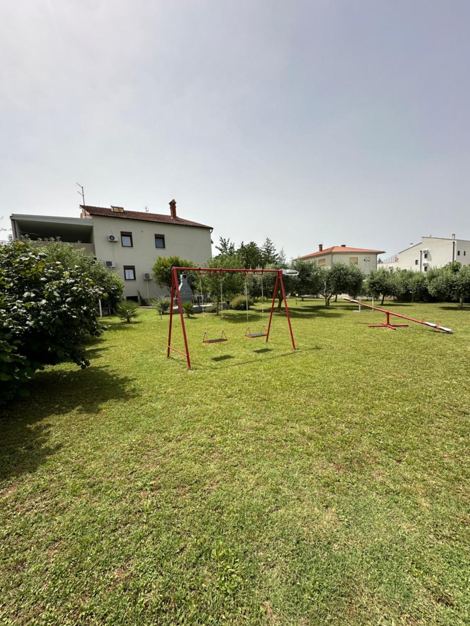 Apartment Karolina - Green Oasis Pula Exterior foto
