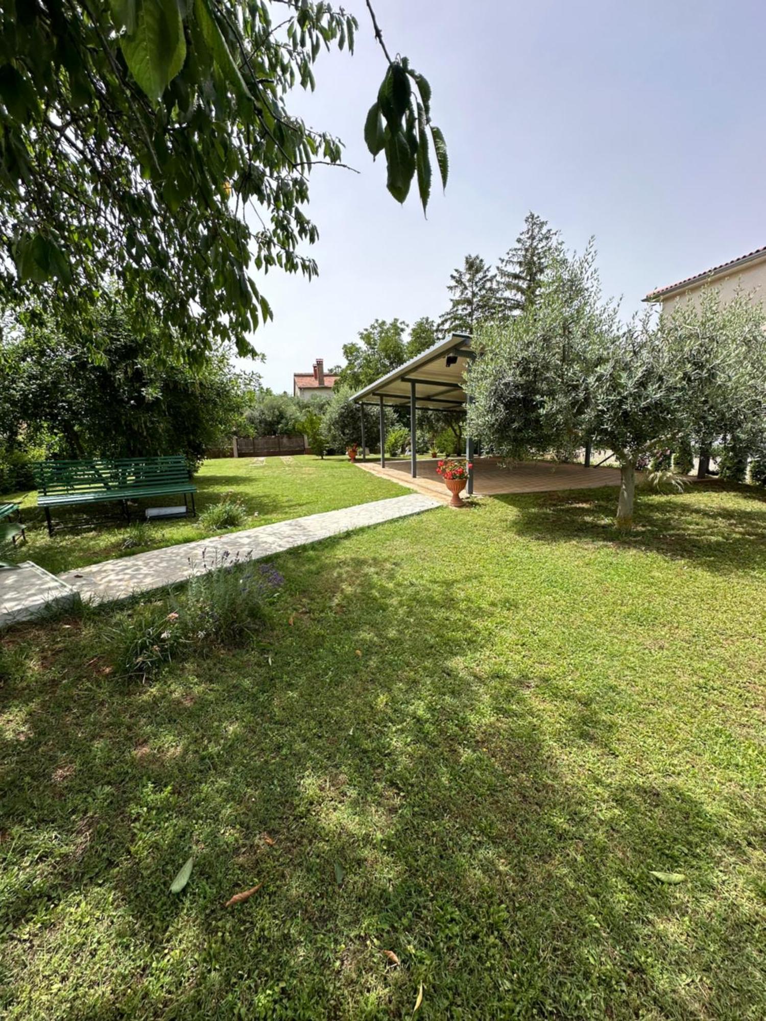 Apartment Karolina - Green Oasis Pula Exterior foto